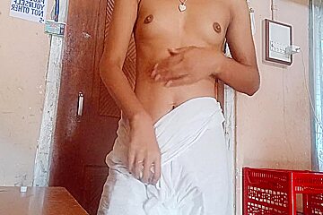 Cute Girl Masturbates In The Bathroom
