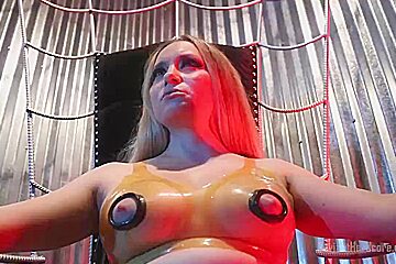 Aiden Starr And Annie Cruz Have A Special Room Full Of Sex Toys And Fucking Machines