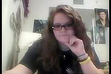 Nerdy Chubby College Girl Plays On Cam