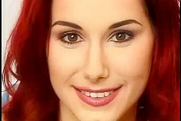 Z(44)B (1267) Hot Redhead Prend (2) Mecs