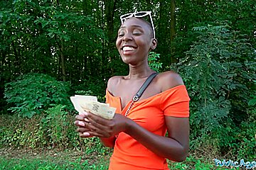Hot Ebony Nude Model Zaawaadi Fucks A Big Cock Outdoors