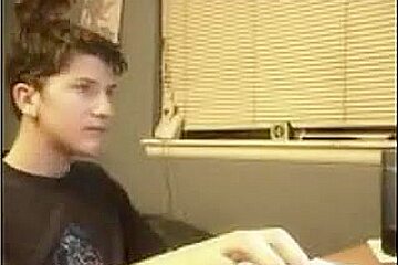 Homemade Gay Porn With David Wanking On Webcam