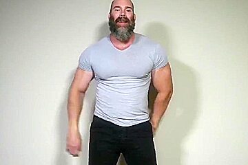 Muscle Step Daddy Rick Flex Jerk Off Cum