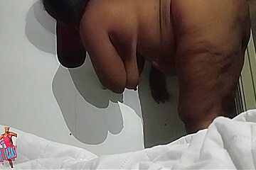 Thot In Texas   Homemade African American Real Sex Strangers Bareback Hot Fuck In Gloryhole (32) Min