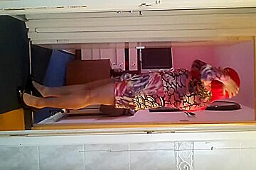 Teen (18)+ Crossdresser Dildo Fun