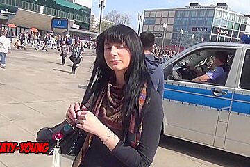 Katy    Mitten In Berlin Durchgefickt   HD