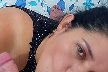 Delicious Knee Blowjob