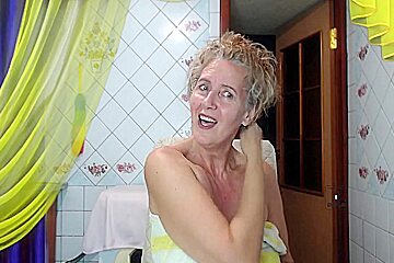How Lukerya Cut Her Hair During An Online Chat