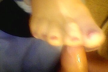 Pretty Amateur Wife Red Toes Nylon Footjob