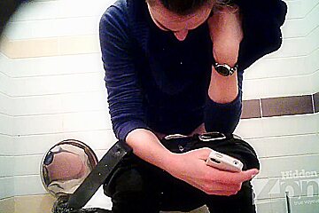 Sexy Girl Caught On The Hidden In The Public Toilet