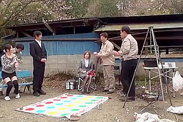 Woman President Masochist Propensity Barre Was In The Seat Of The Outdoor Barbecue Is Mawa In Front Of All Employees
