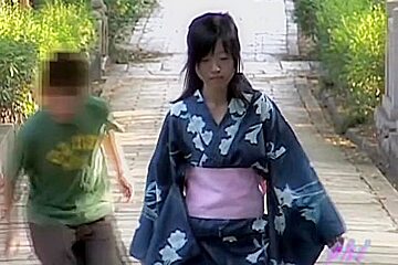 Mysterious Sweet Geisha Is Having Unexpected Sharking Encounter With Some Fellow