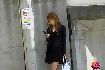 Sharking No Panties With Beautiful Doll Getting Confused During Fast Attack
