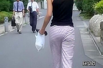 Fabulous Brunette Gets Her Pants Pull Down By Some Stranger