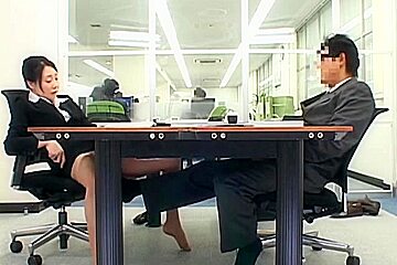 Office Scene (1)(censored)