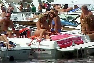 Spring Break Whores Flaunt Their Titties