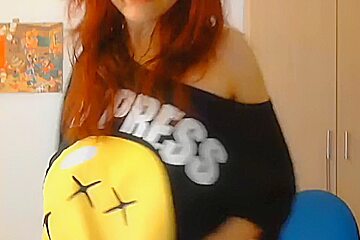 I'm Touching My Body In Amateur Masturbating Vid