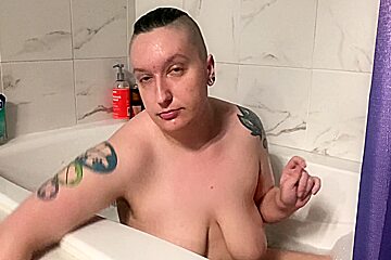 Keeno Takes A Short Bath Face Reveal