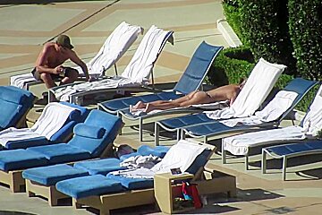 Las Vegas Pool   Las Vegas MILF Thong