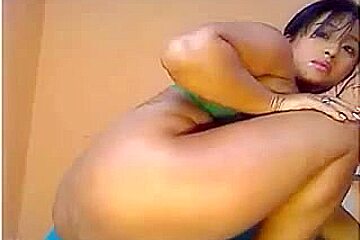 Webcam Girl With Huge Billibongs And Big Ass