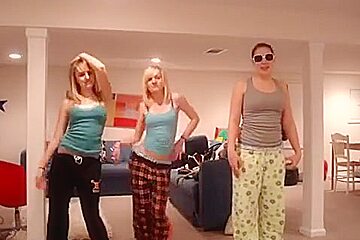 Most Excellent Twerking Livecam Constricted Clothing Clip
