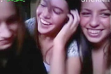 Three Teens (18)+ Enjoy Themselves On Cam