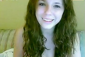 Girl On Stickam Plays With Dildo
